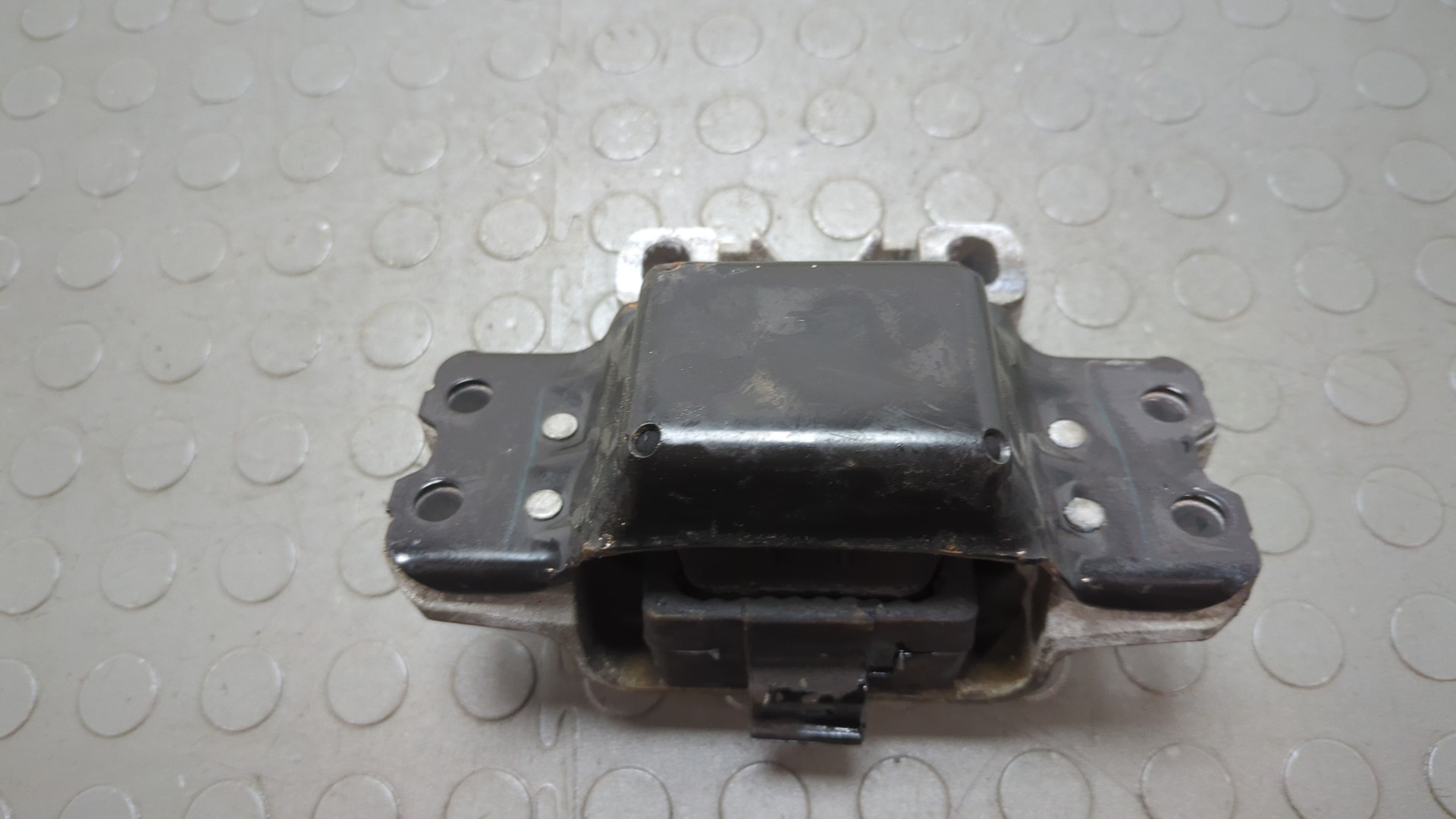 Опора двигателя