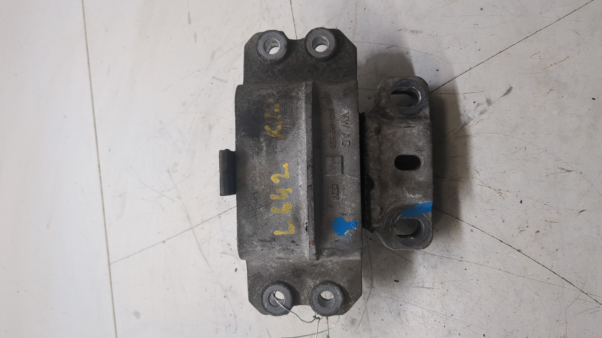 Опора двигателя