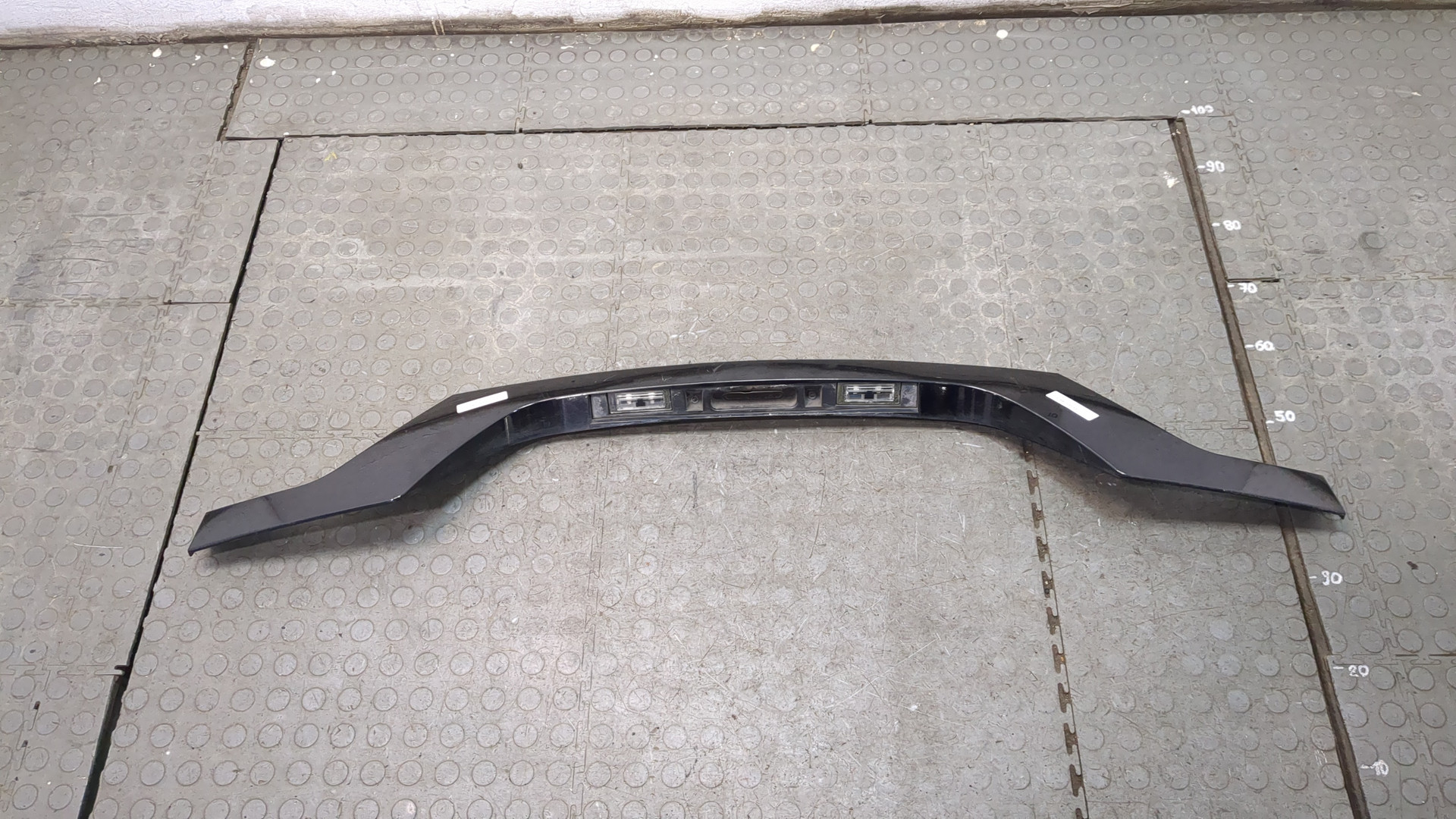 Фонарь подсветки номера