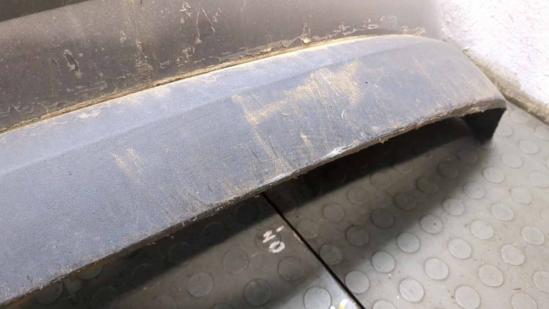 Бампер передний