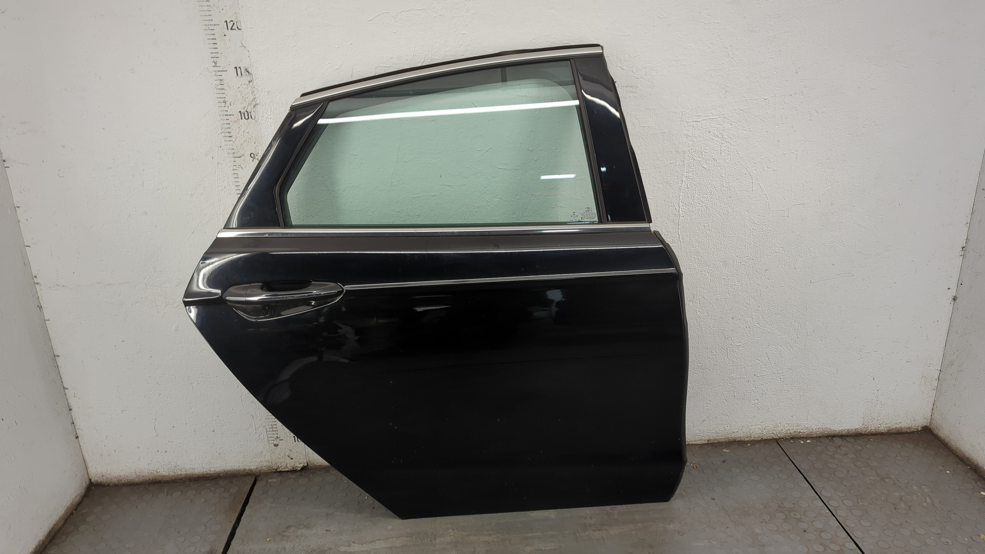 Дверь задняя правая