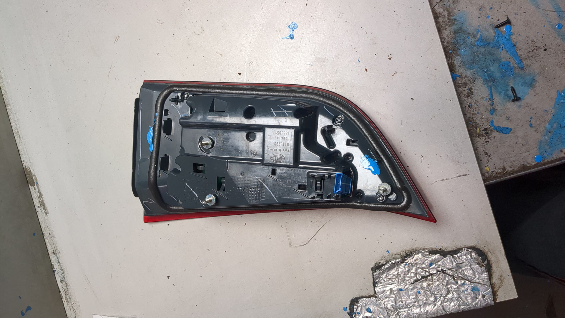 Фонарь задний внутренний левый