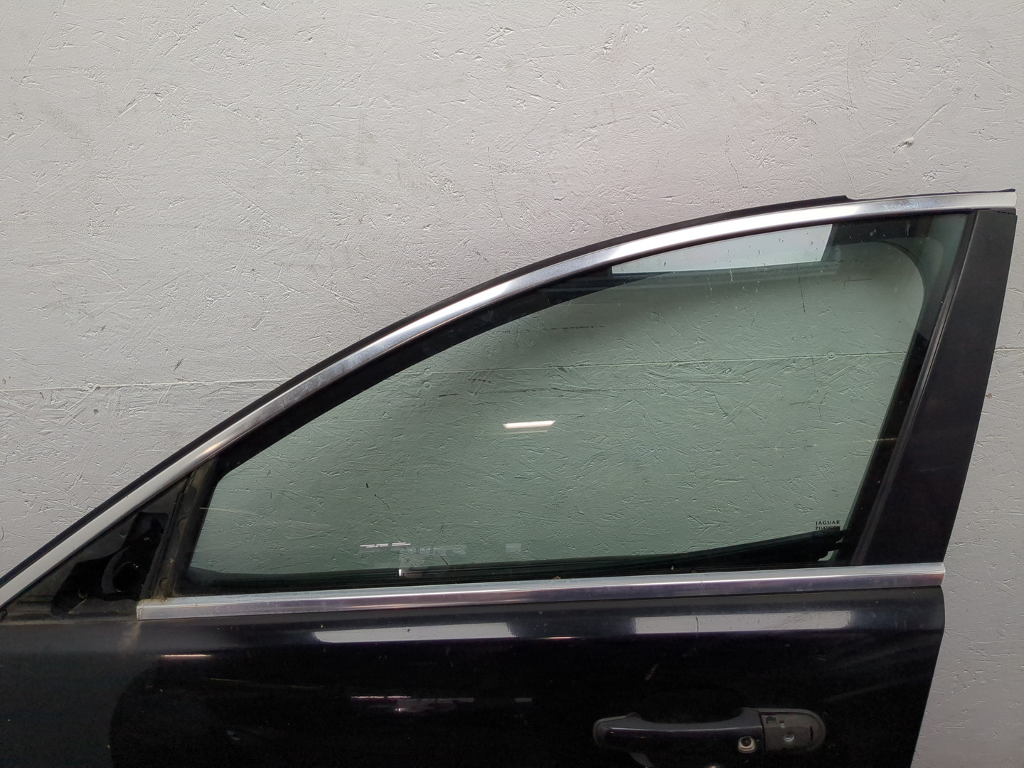 Дверь передняя левая