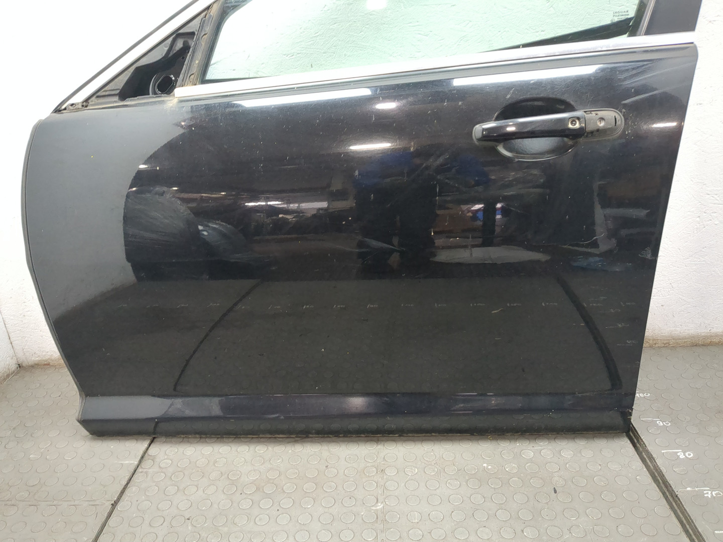 Дверь передняя левая