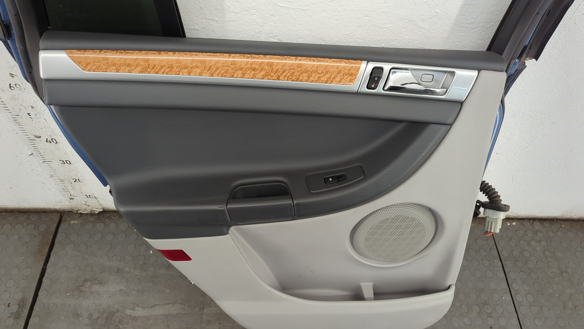 Дверь задняя левая