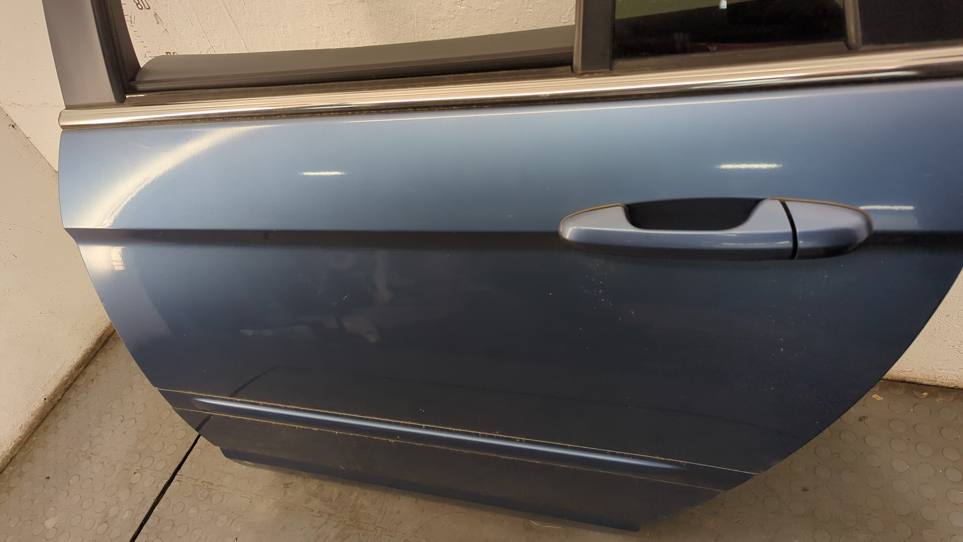 Дверь задняя левая