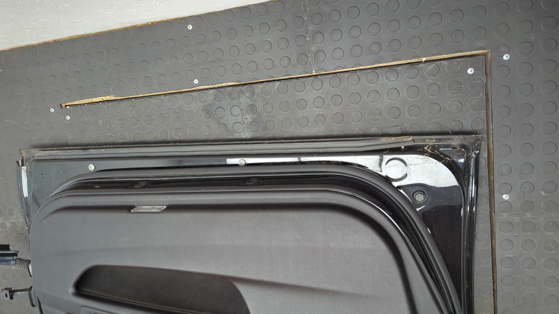 Дверь передняя левая