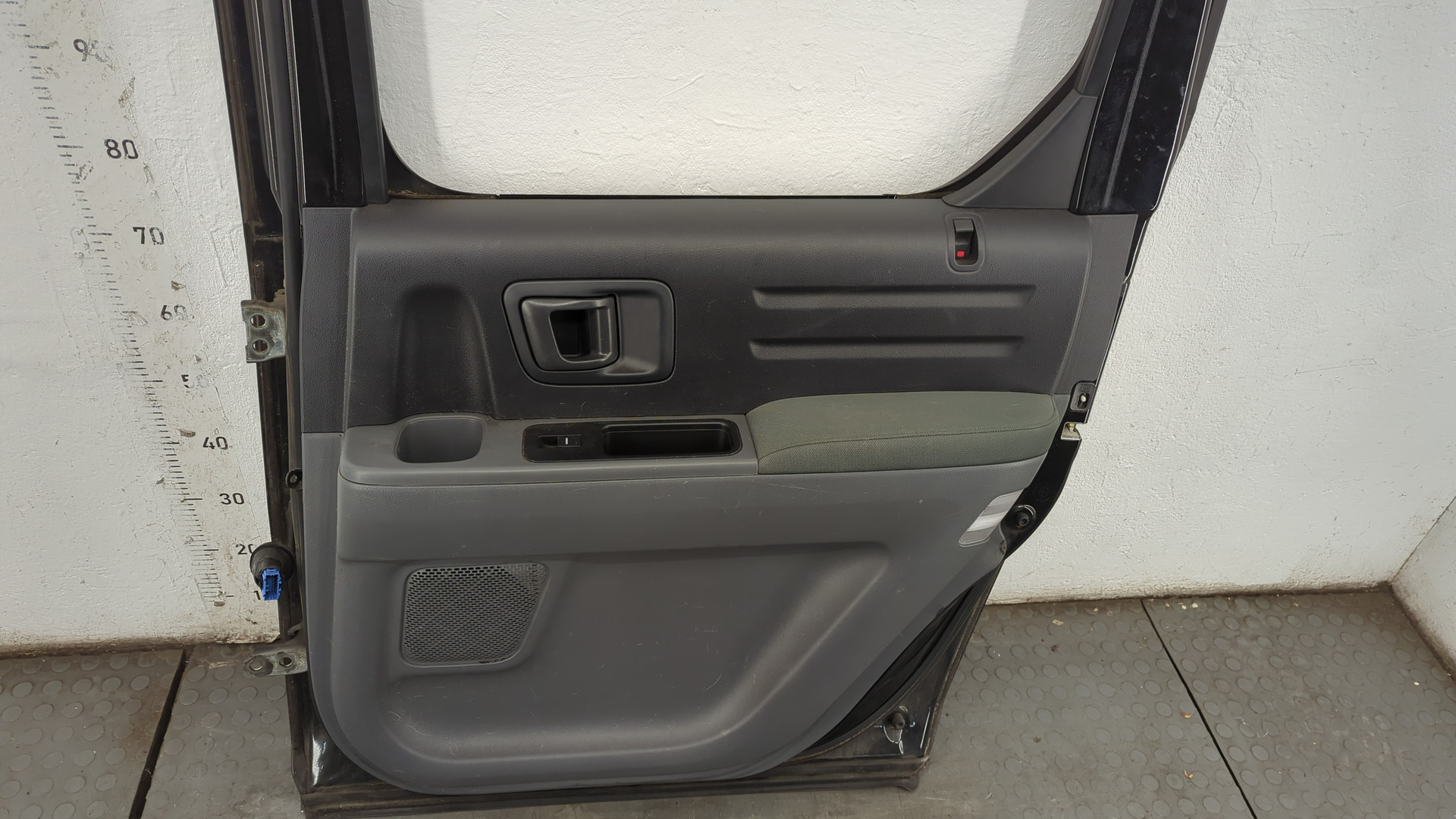 Дверь задняя правая