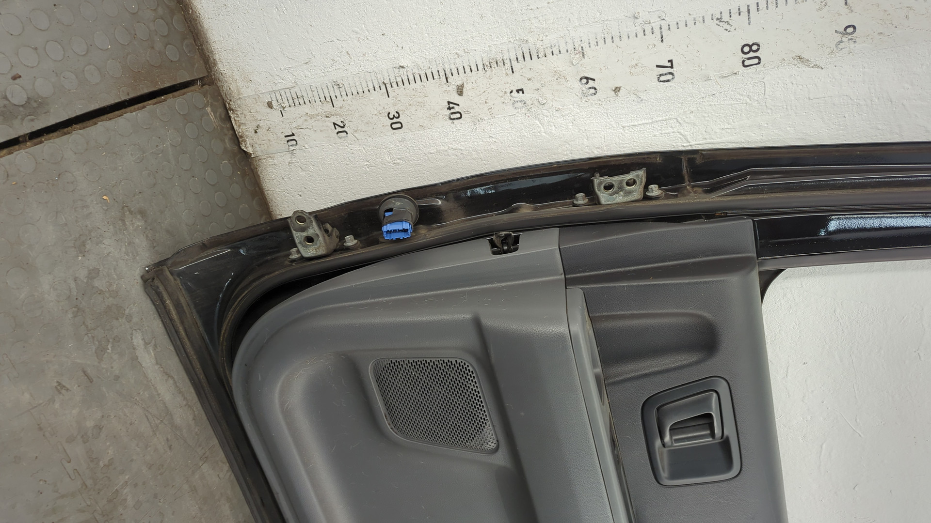 Дверь задняя правая