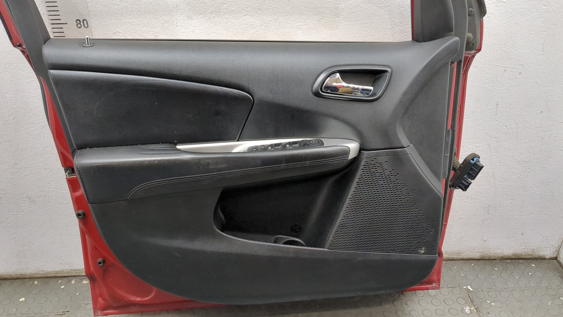 Дверь передняя левая