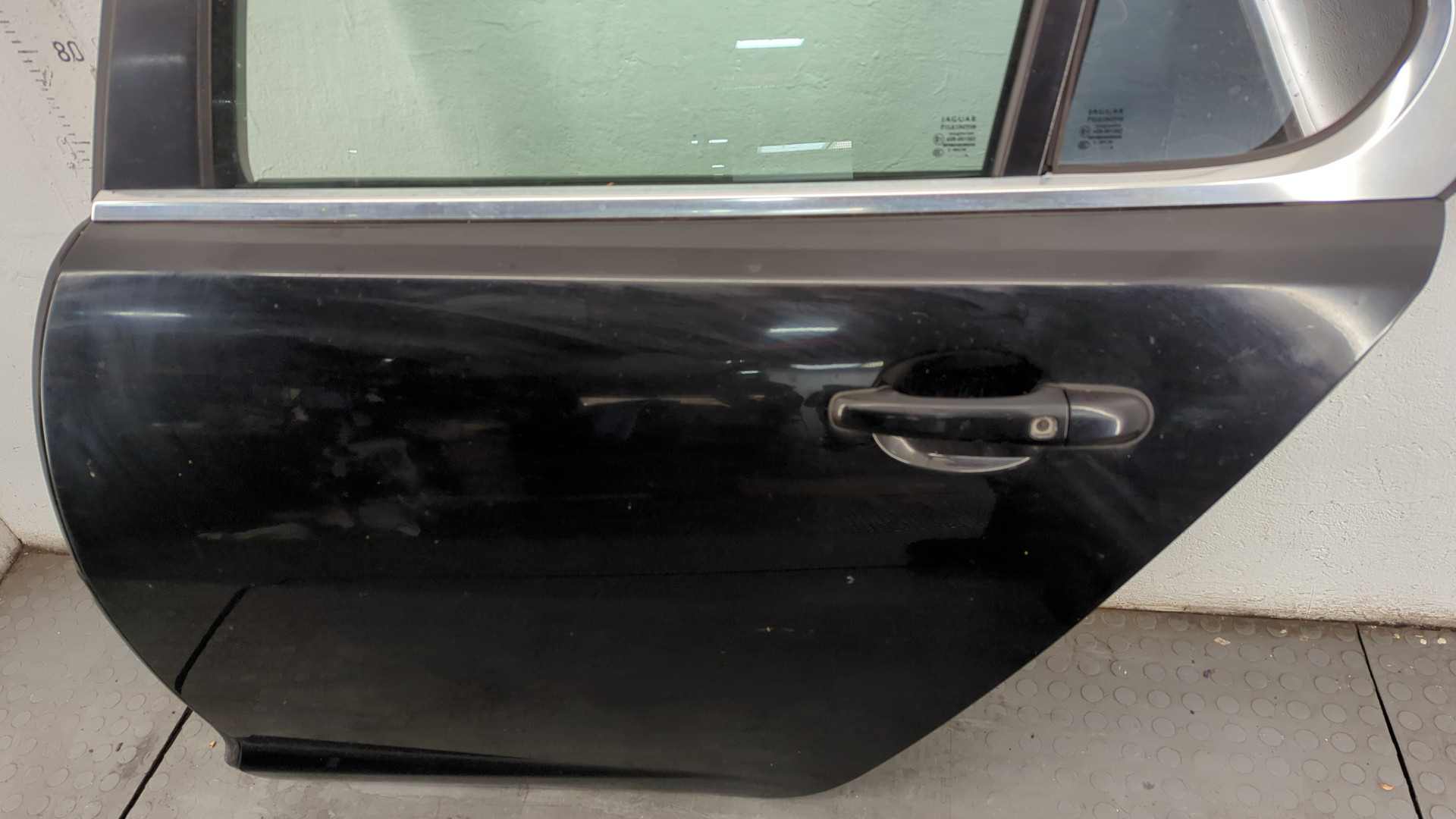 Дверь задняя левая