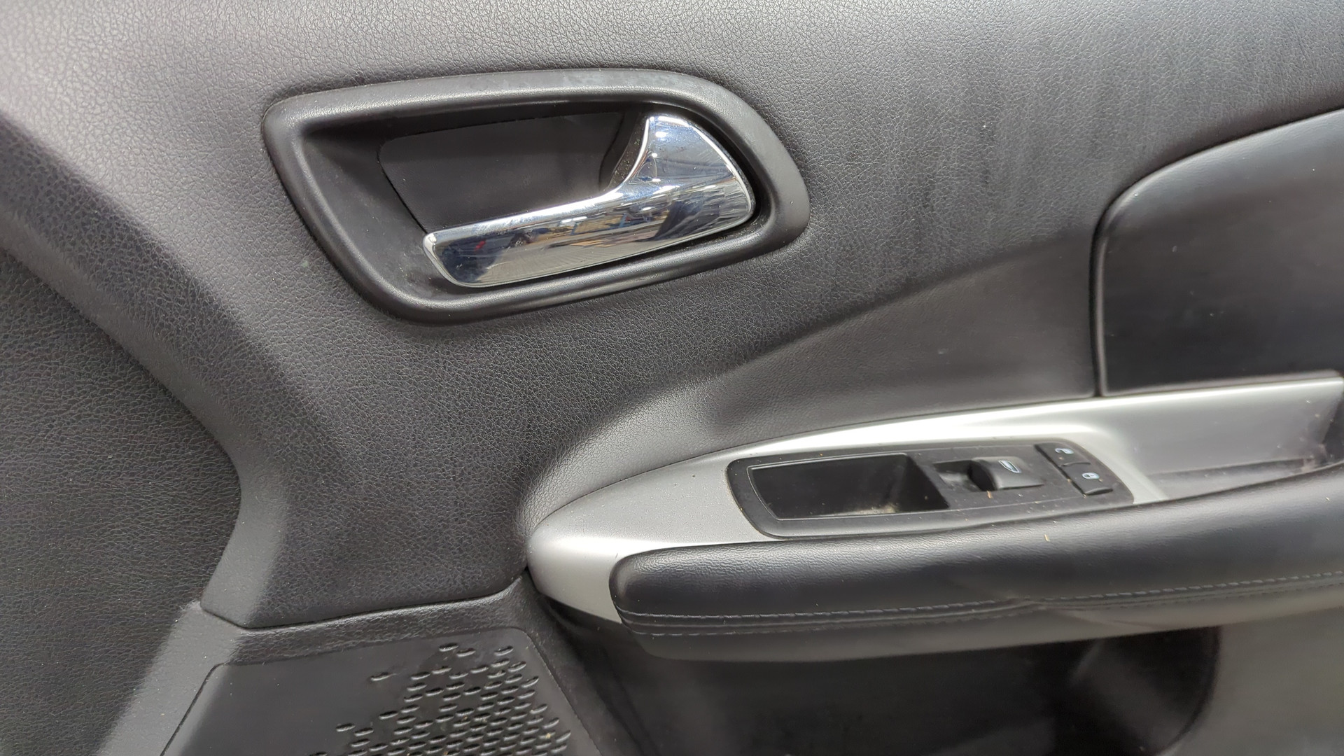 Дверь передняя правая