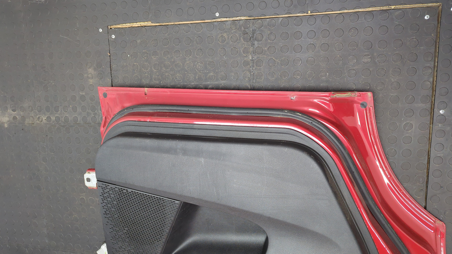 Дверь задняя левая