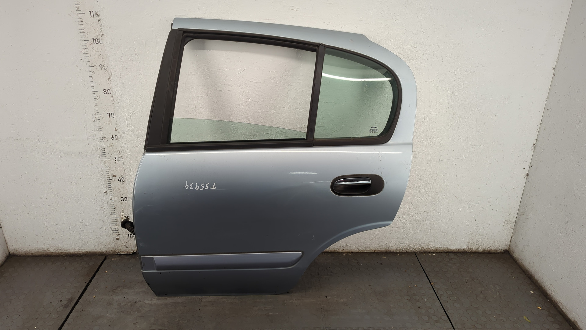 Дверь задняя левая