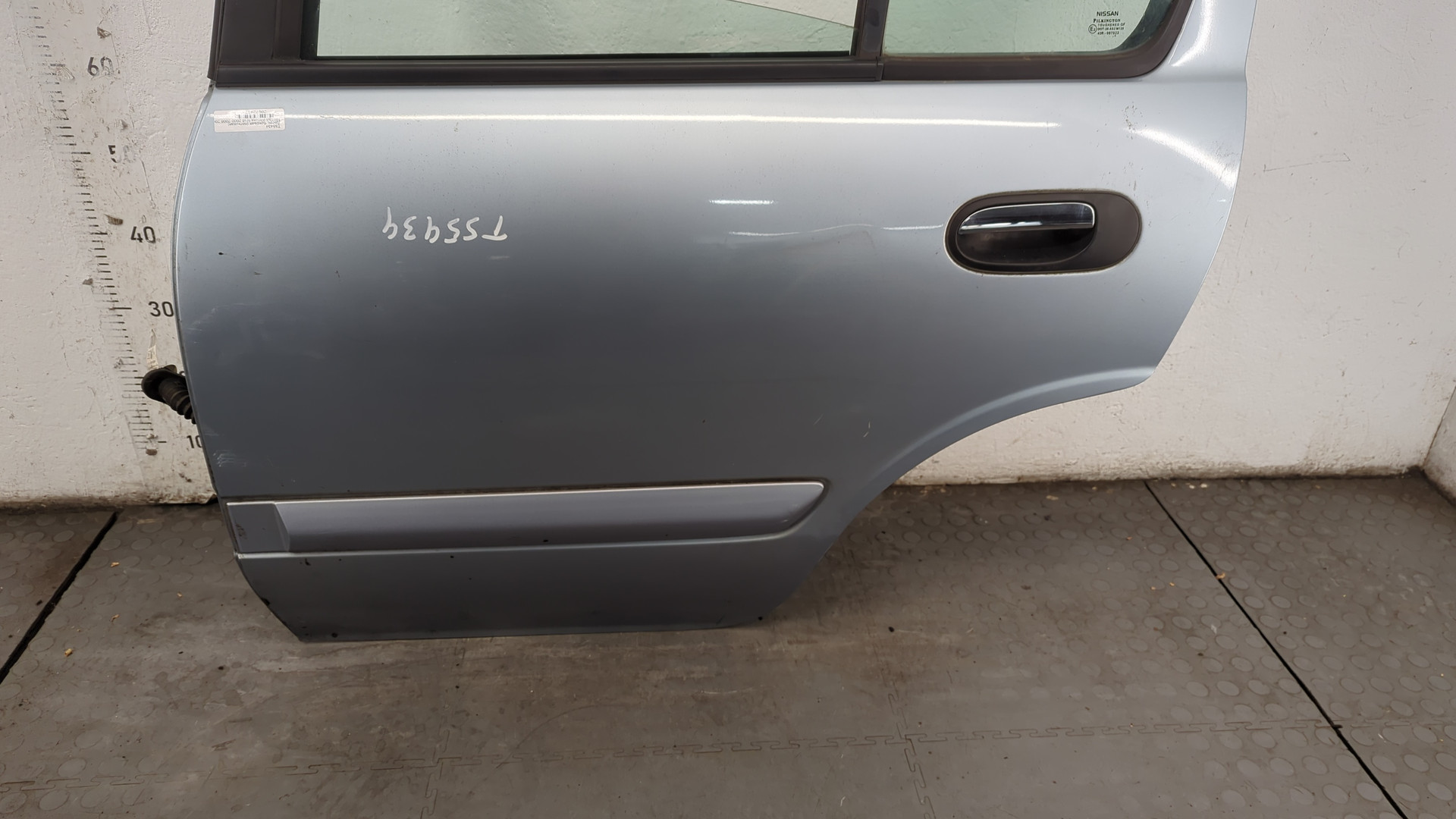 Дверь задняя левая