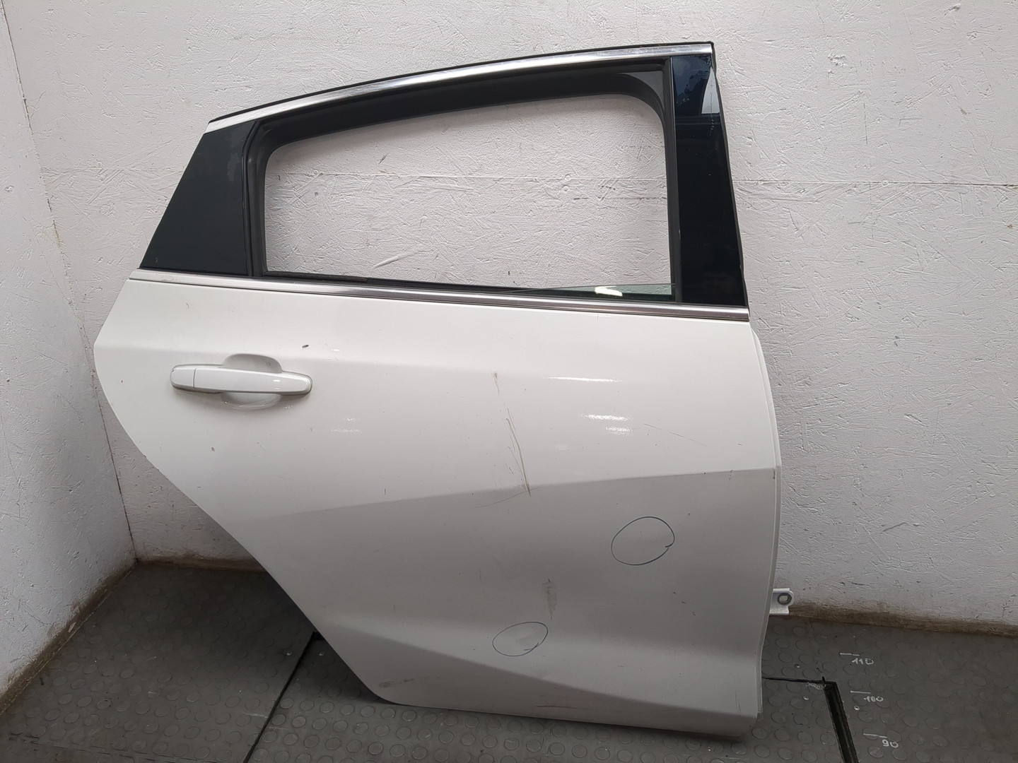 Дверь задняя правая