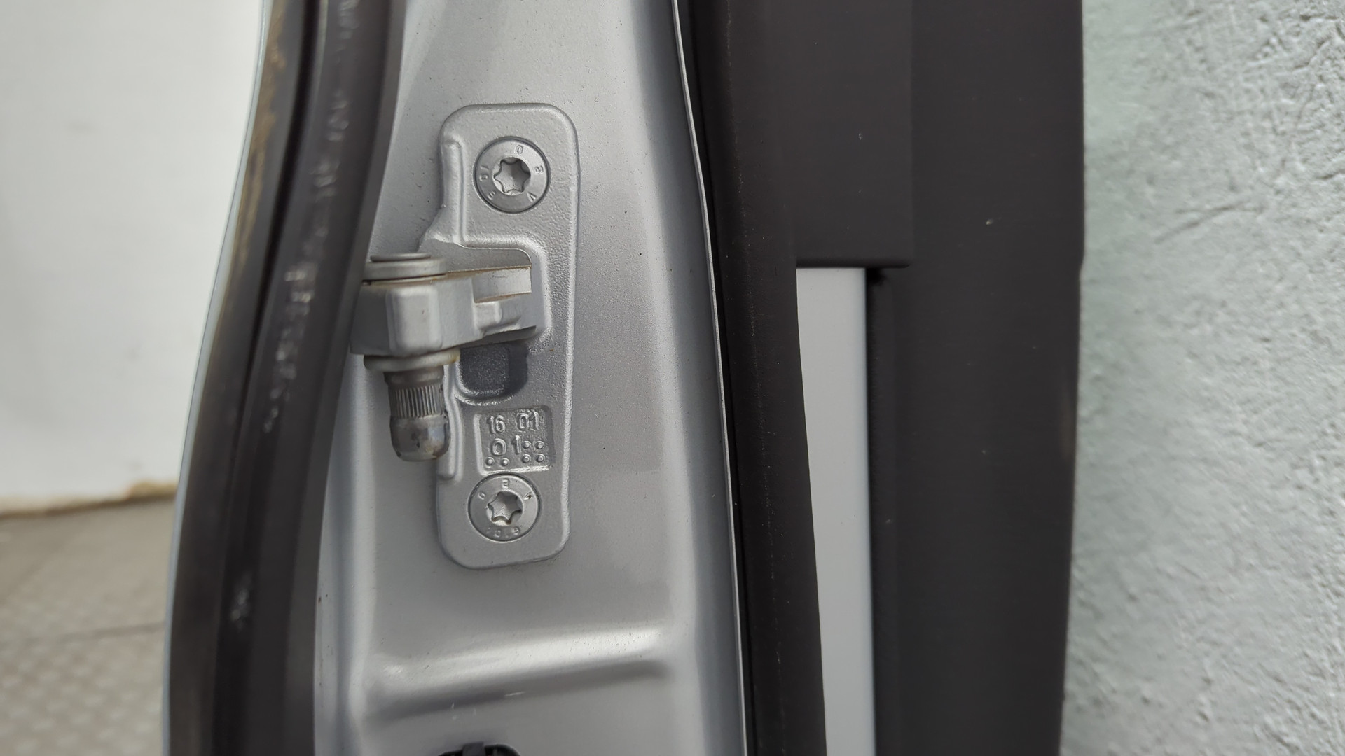 Дверь задняя правая