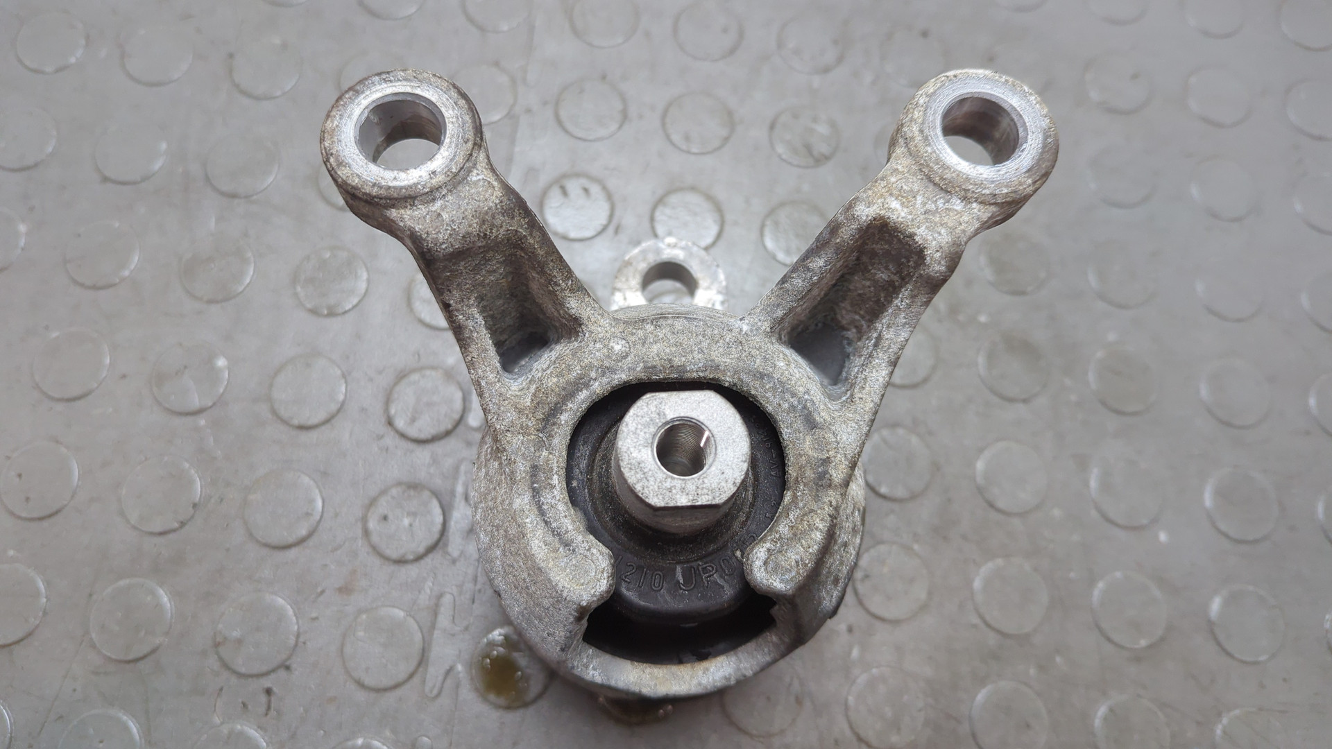 Опора двигателя