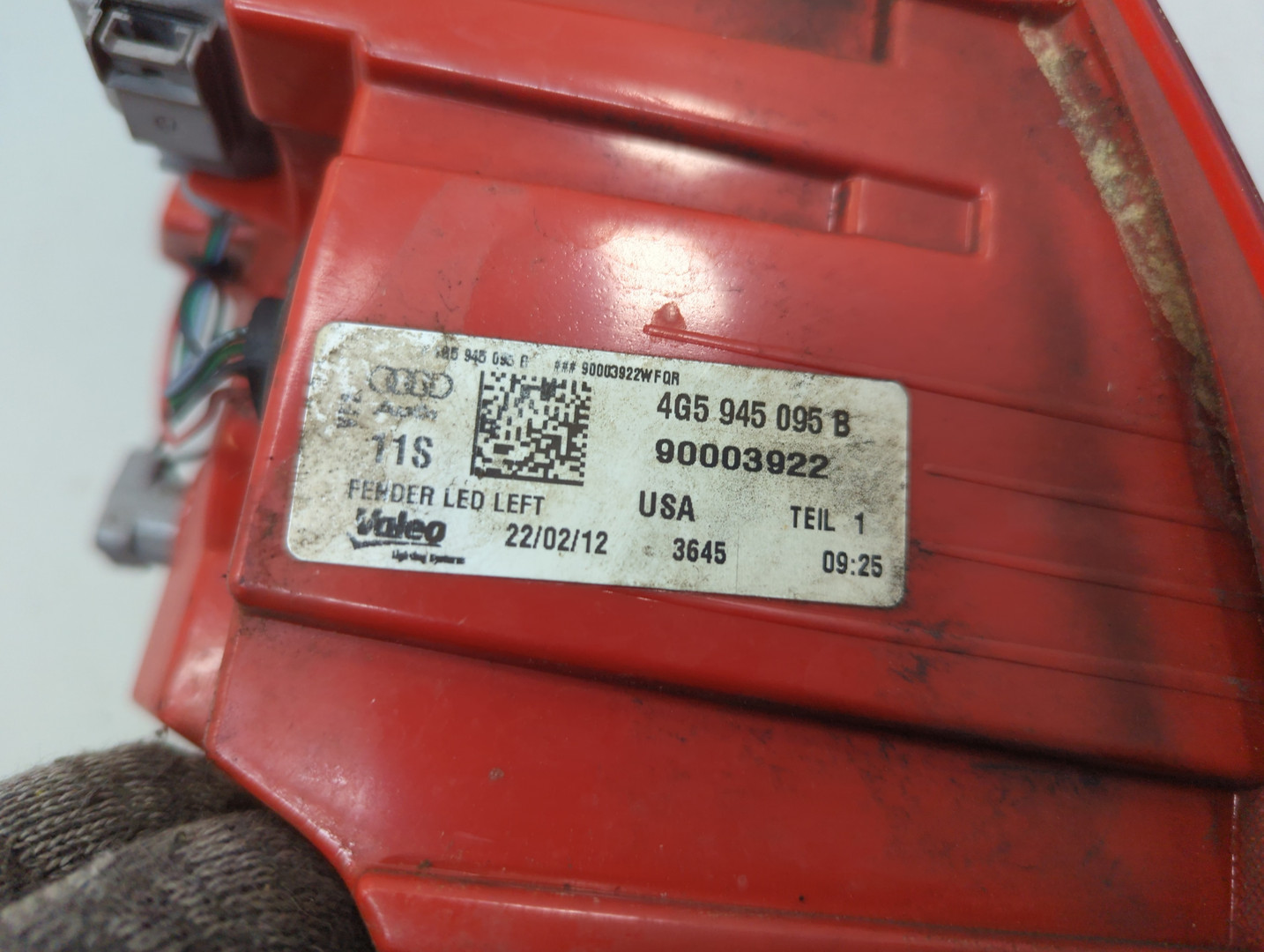 Фонарь задний левый