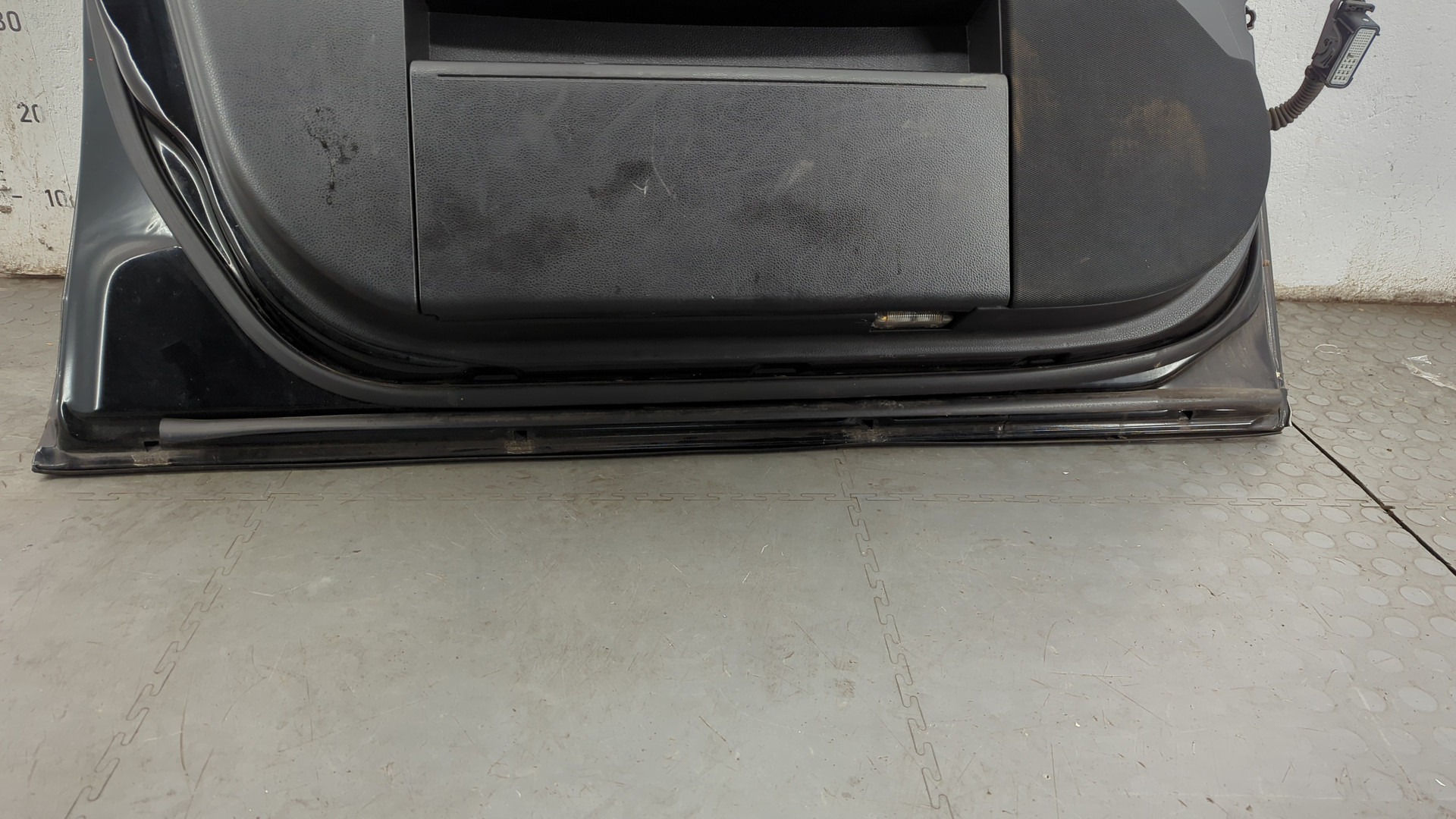 Дверь передняя левая