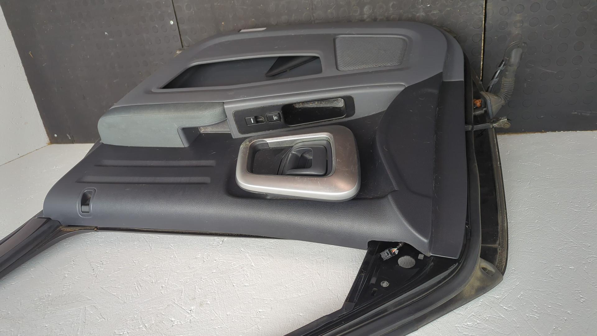 Дверь передняя правая