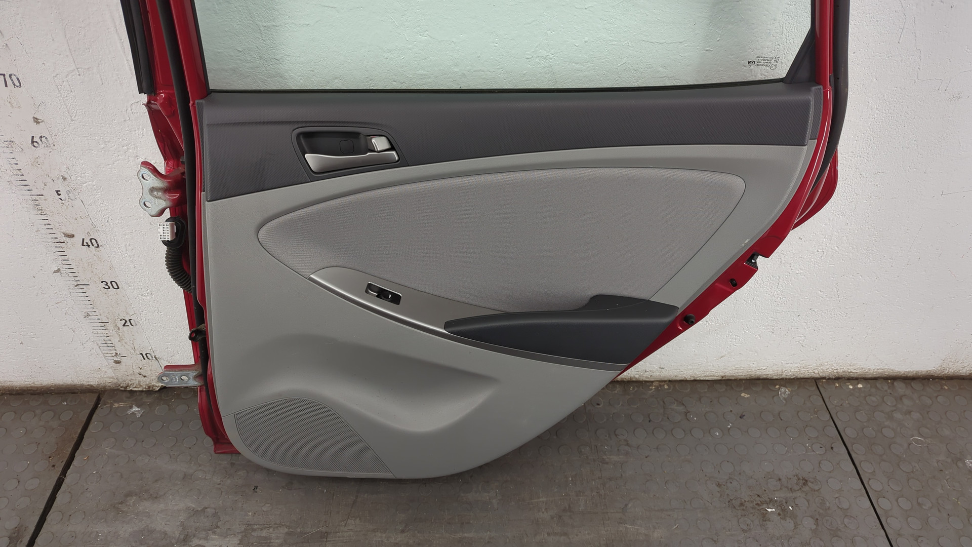 Дверь задняя правая