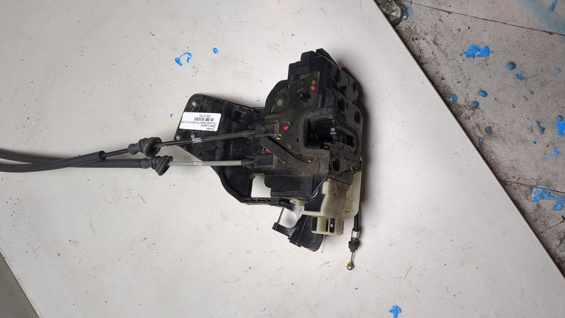 Замок двери задней левой