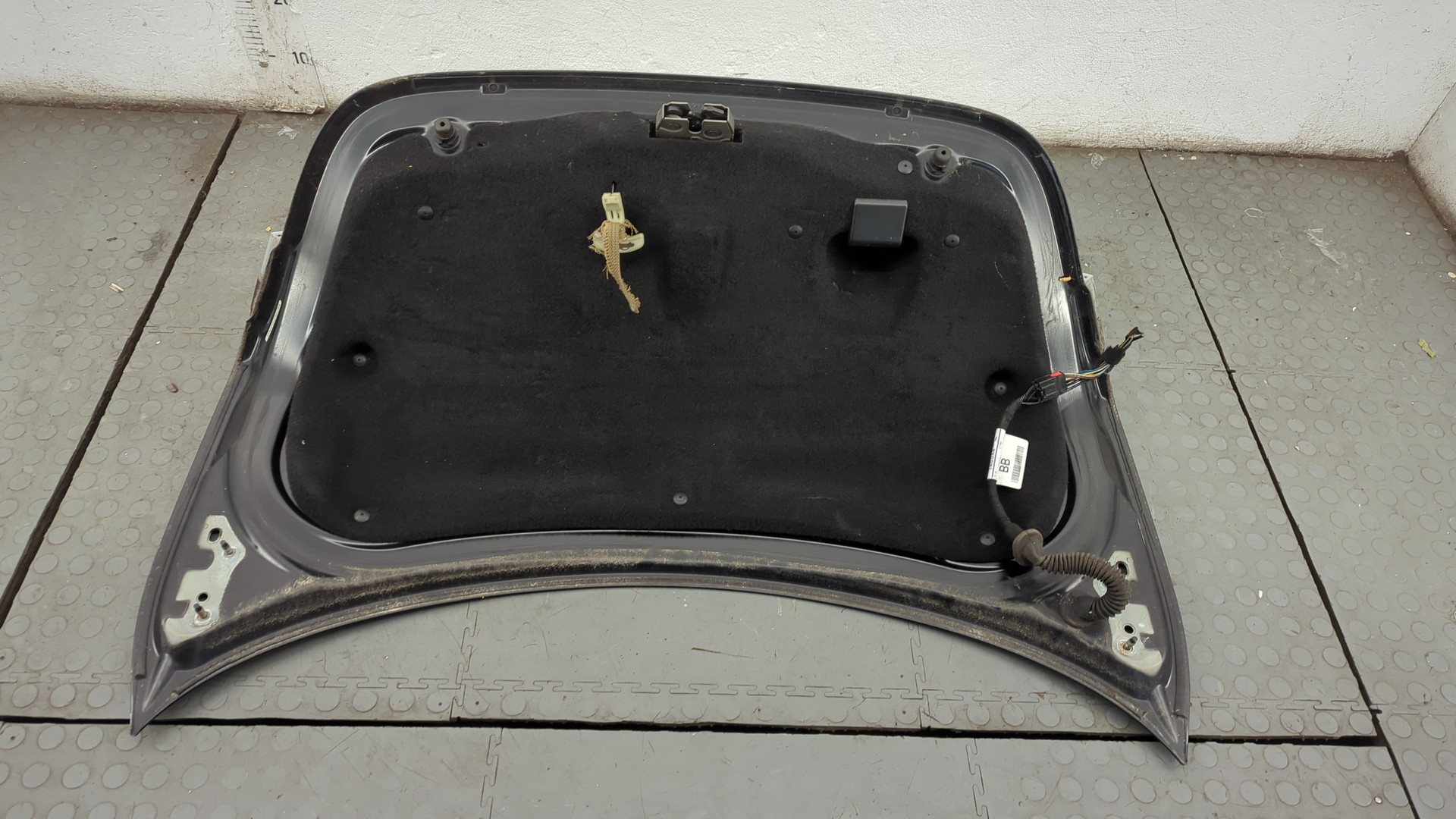 Дверь багажника