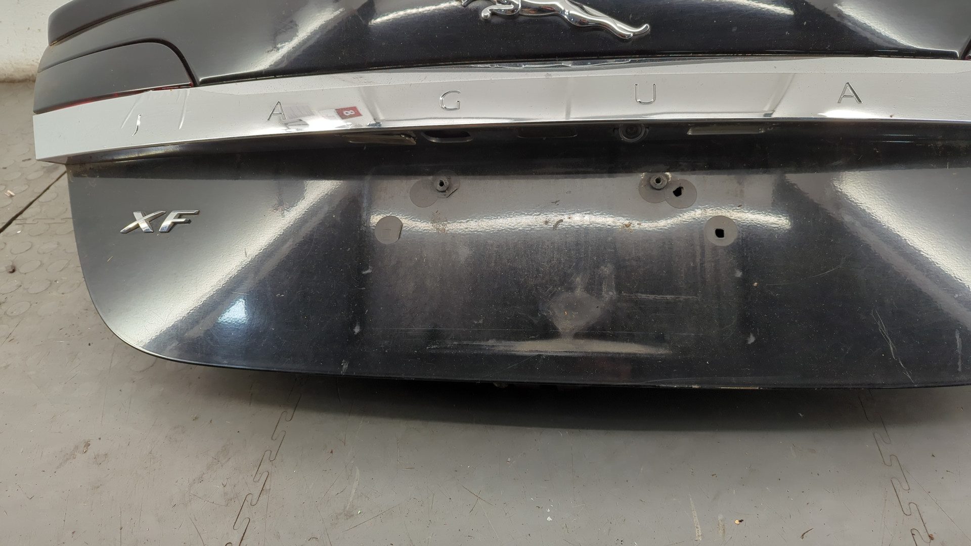 Дверь багажника