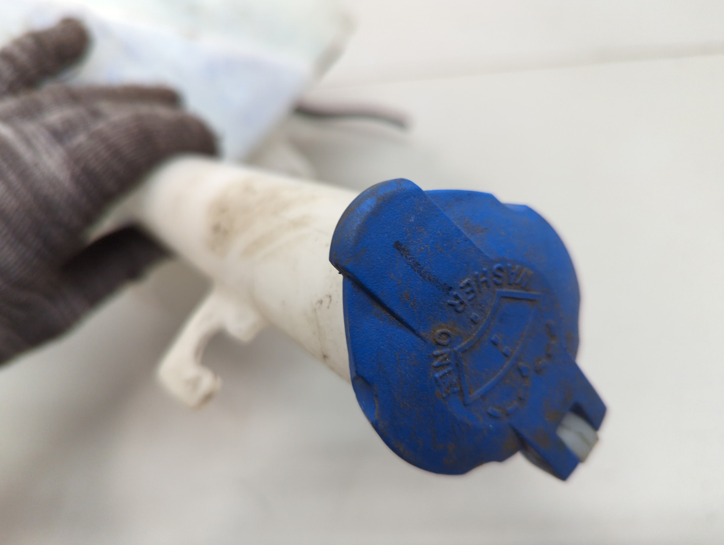 Бачок омывателя лобового стекла