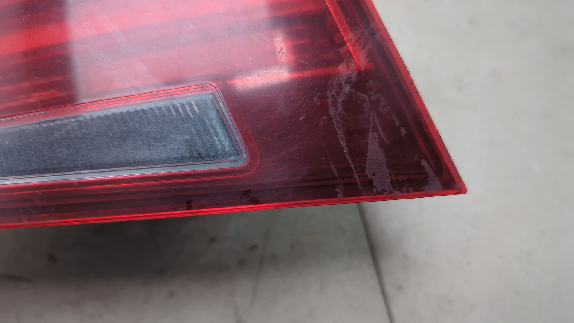 Фонарь задний внутренний левый