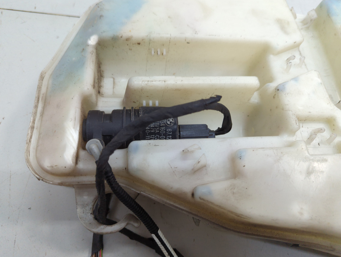 Бачок омывателя лобового стекла