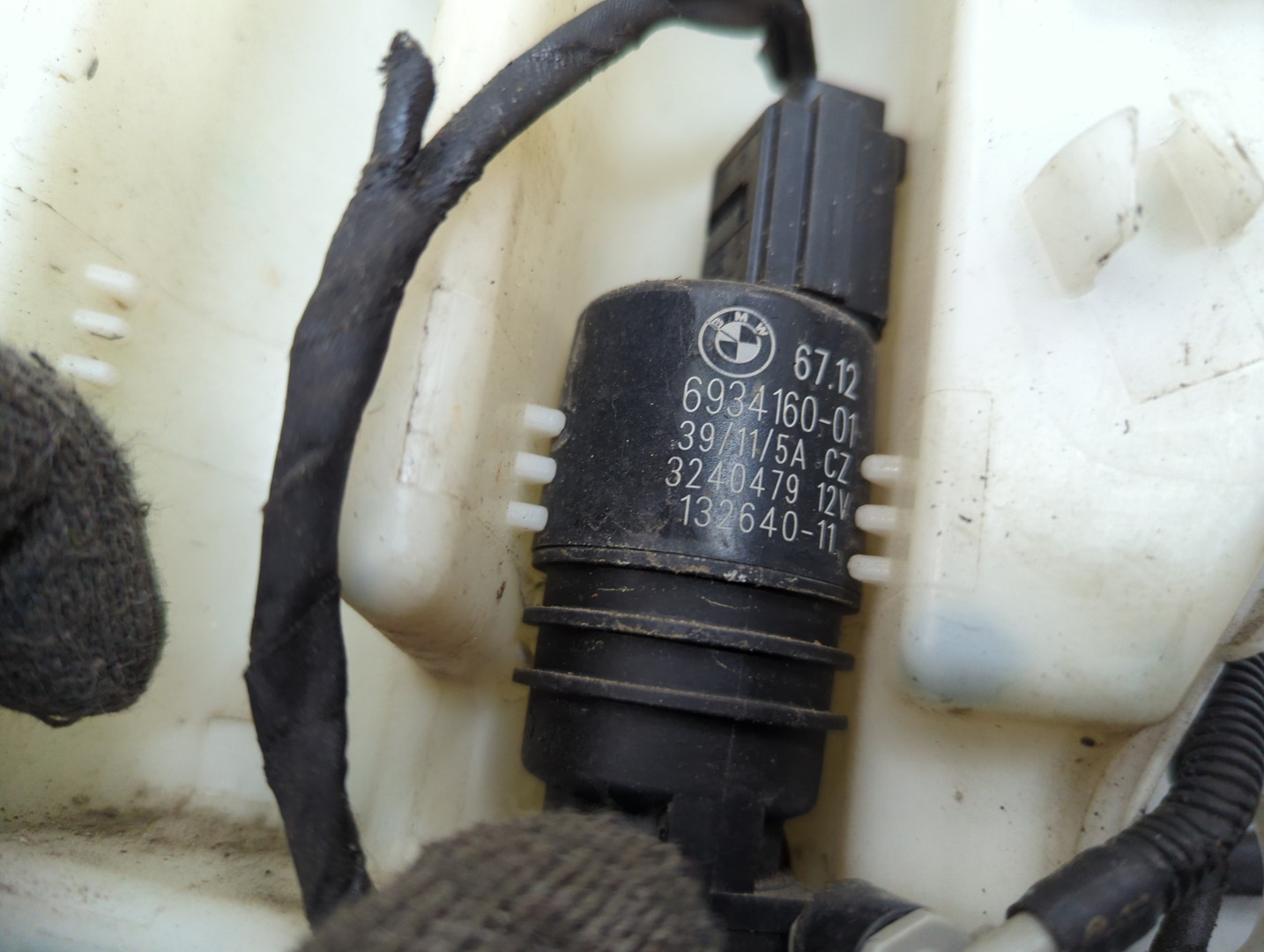 Бачок омывателя лобового стекла