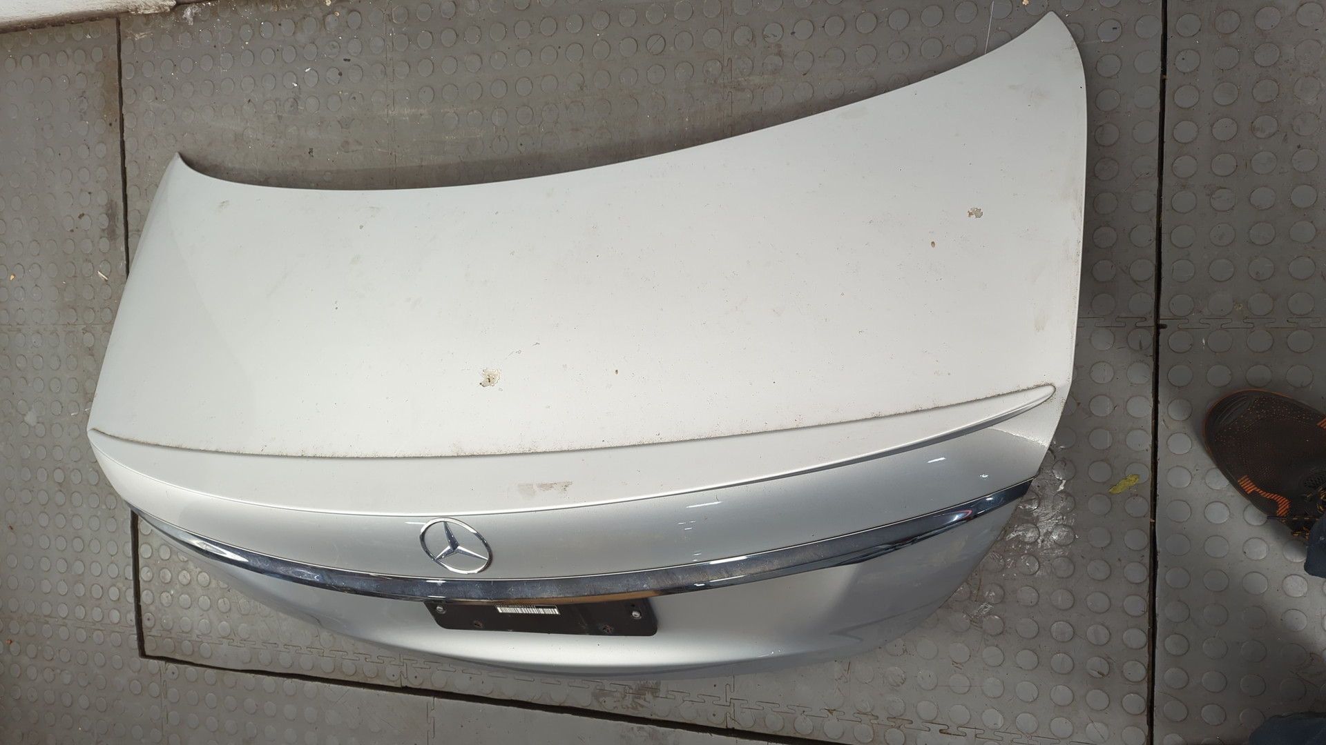 Дверь багажника