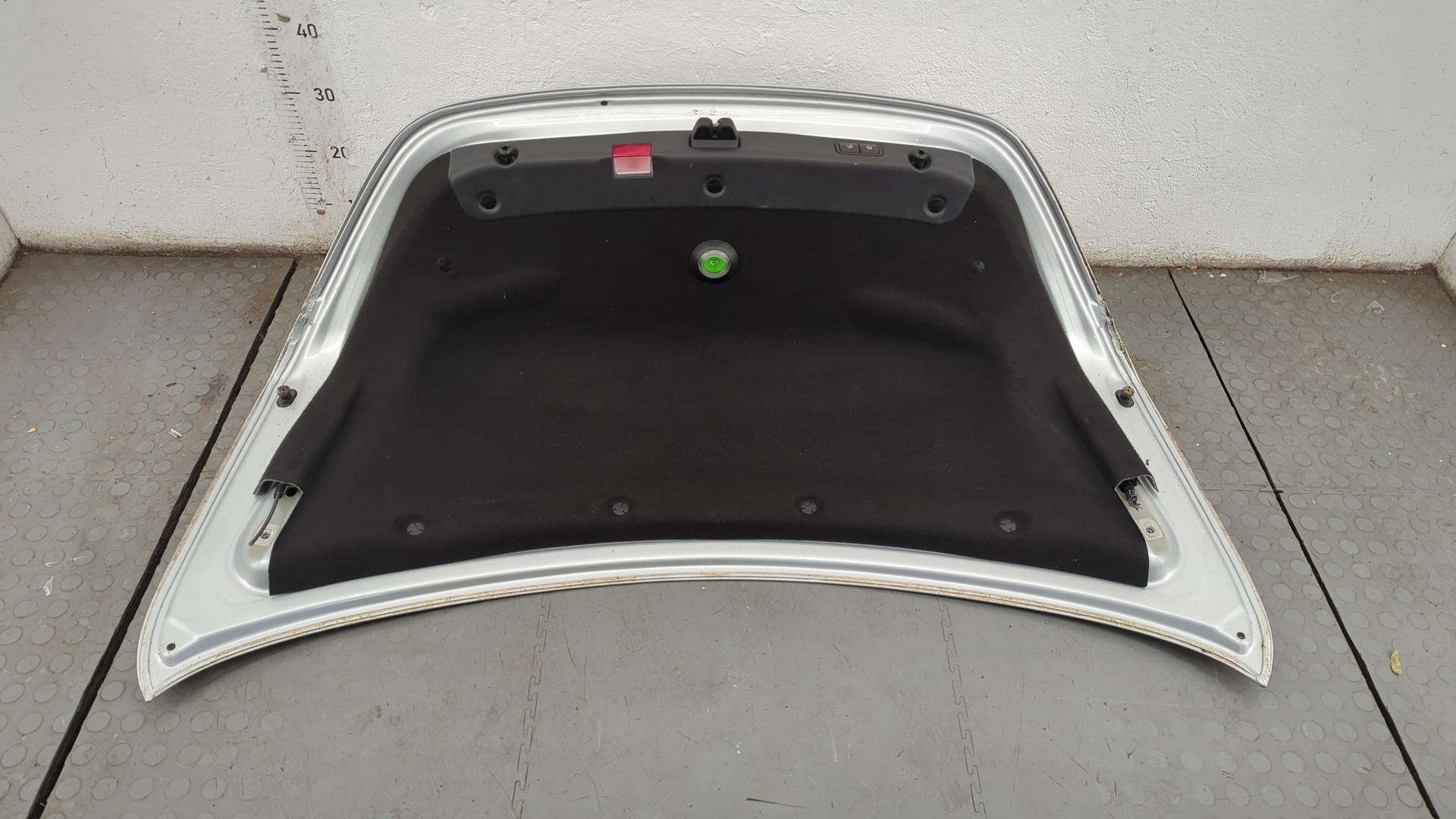 Дверь багажника