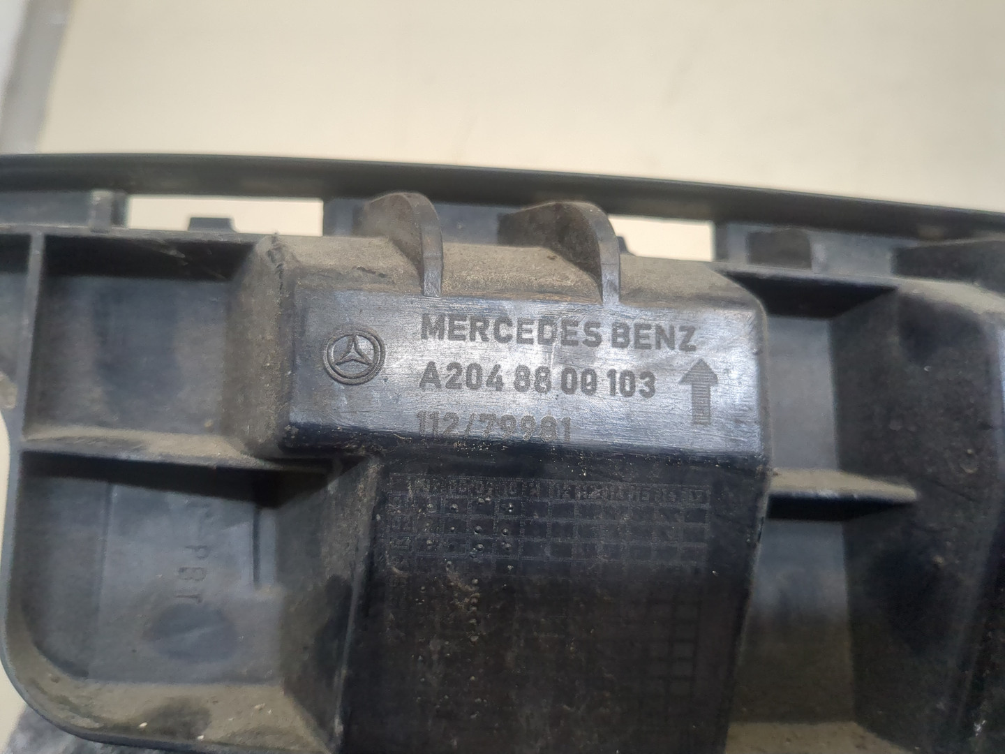 Кронштейн заднего бампера левый