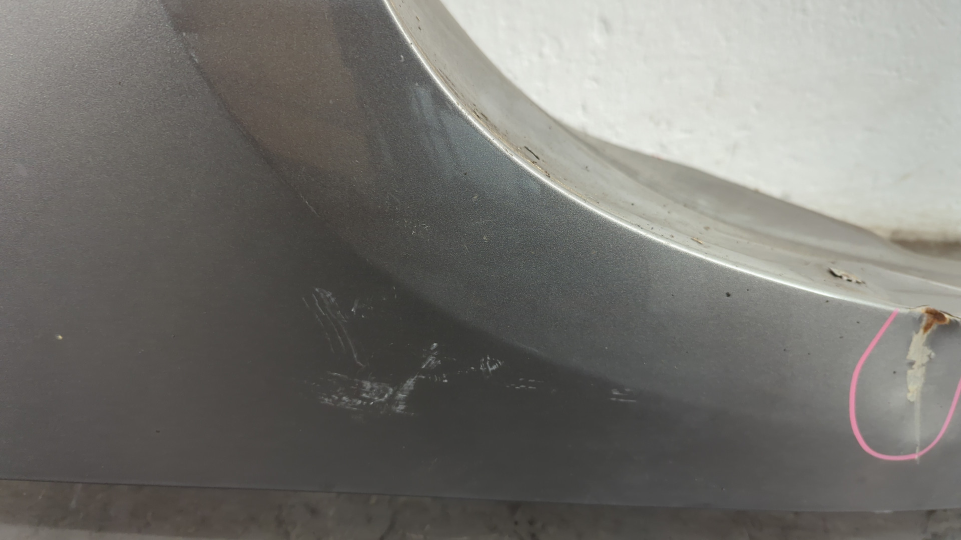 Крыло переднее правое