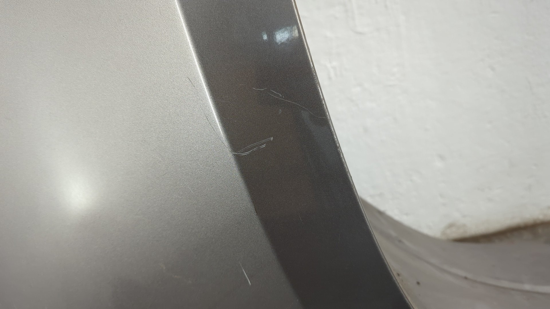 Крыло переднее правое