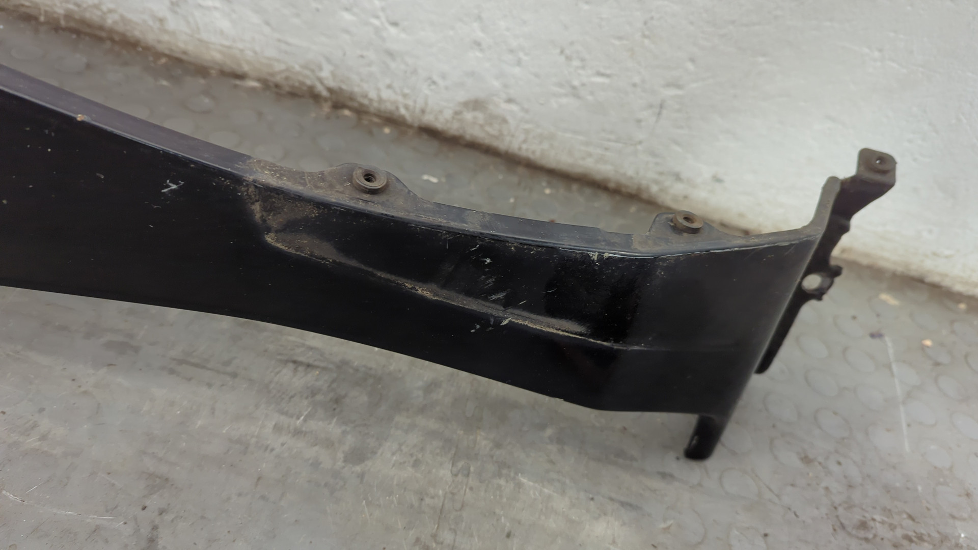 Крыло переднее правое