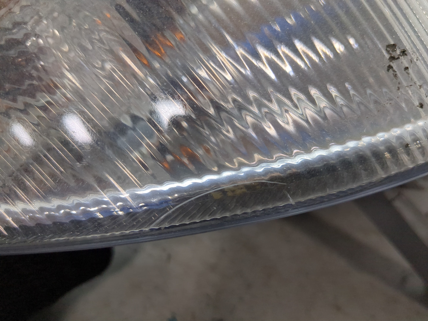 Фара правая