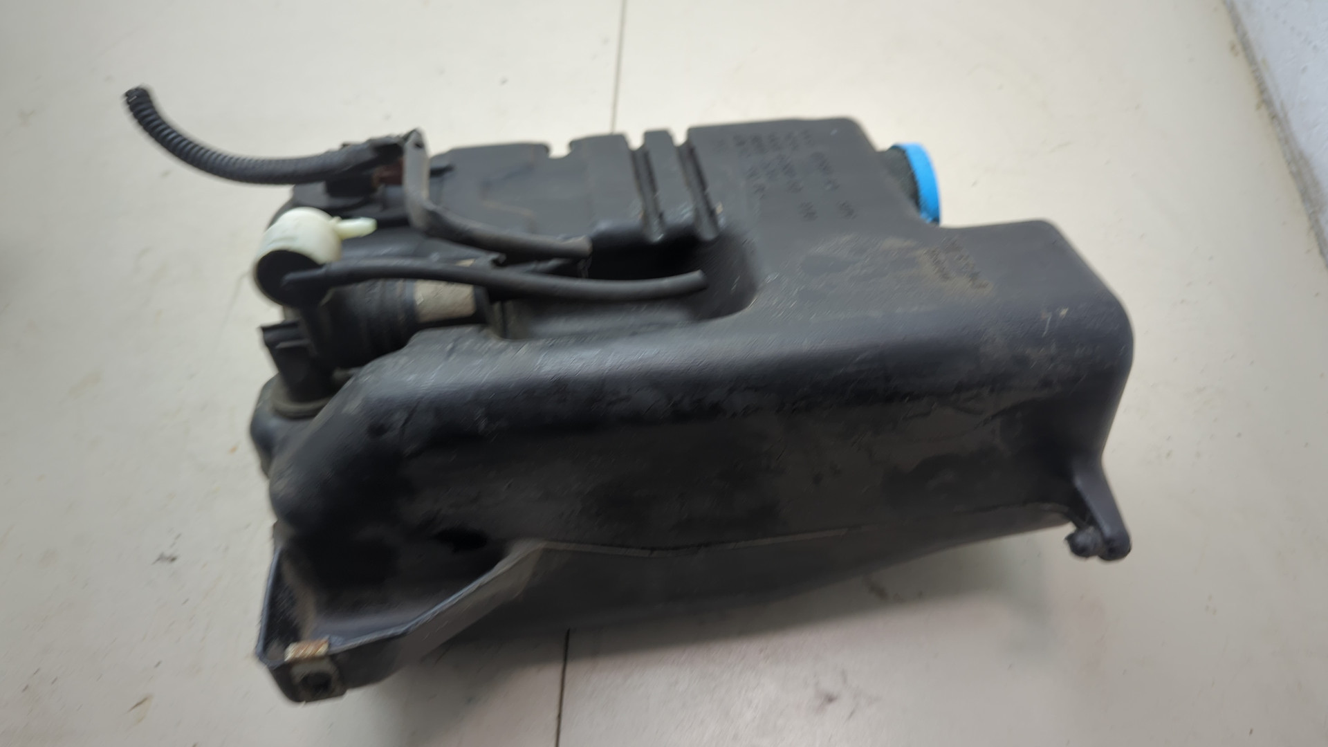 Бачок омывателя лобового стекла