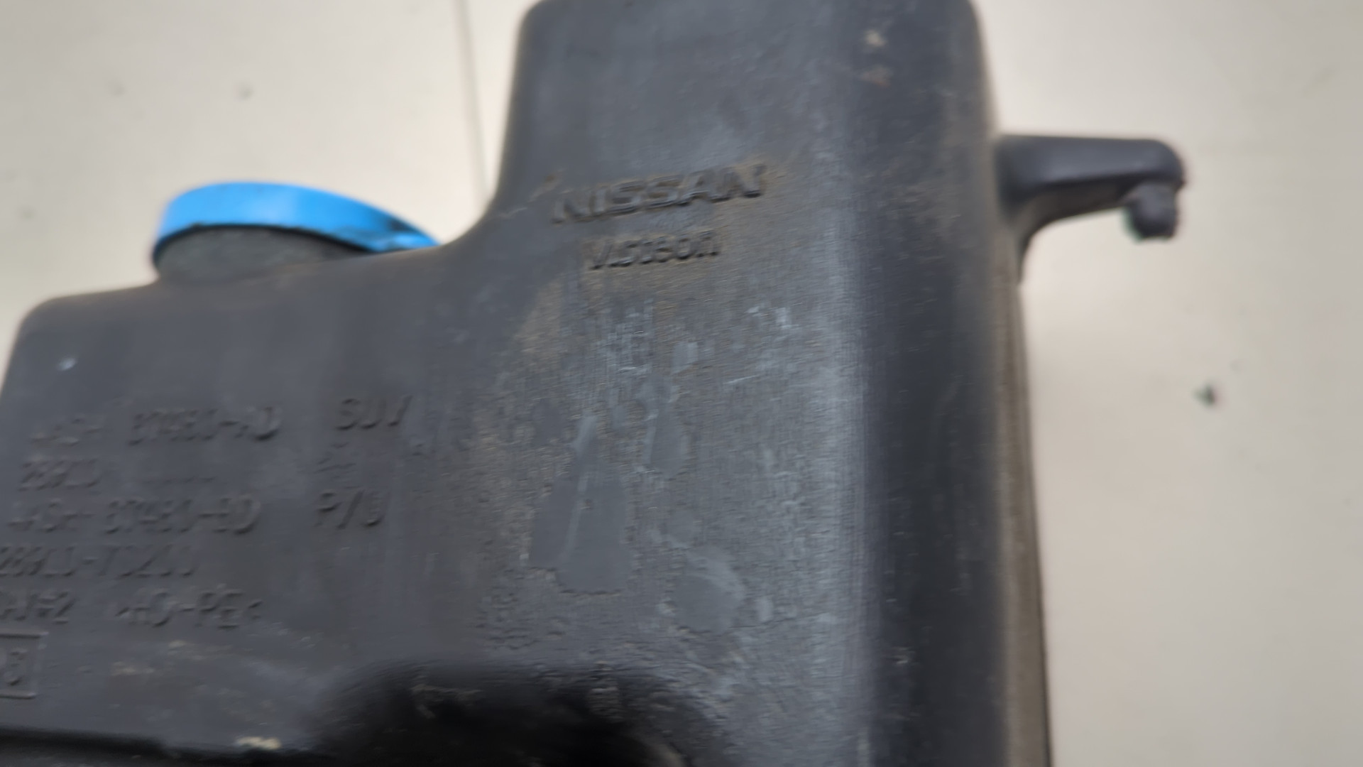 Бачок омывателя лобового стекла