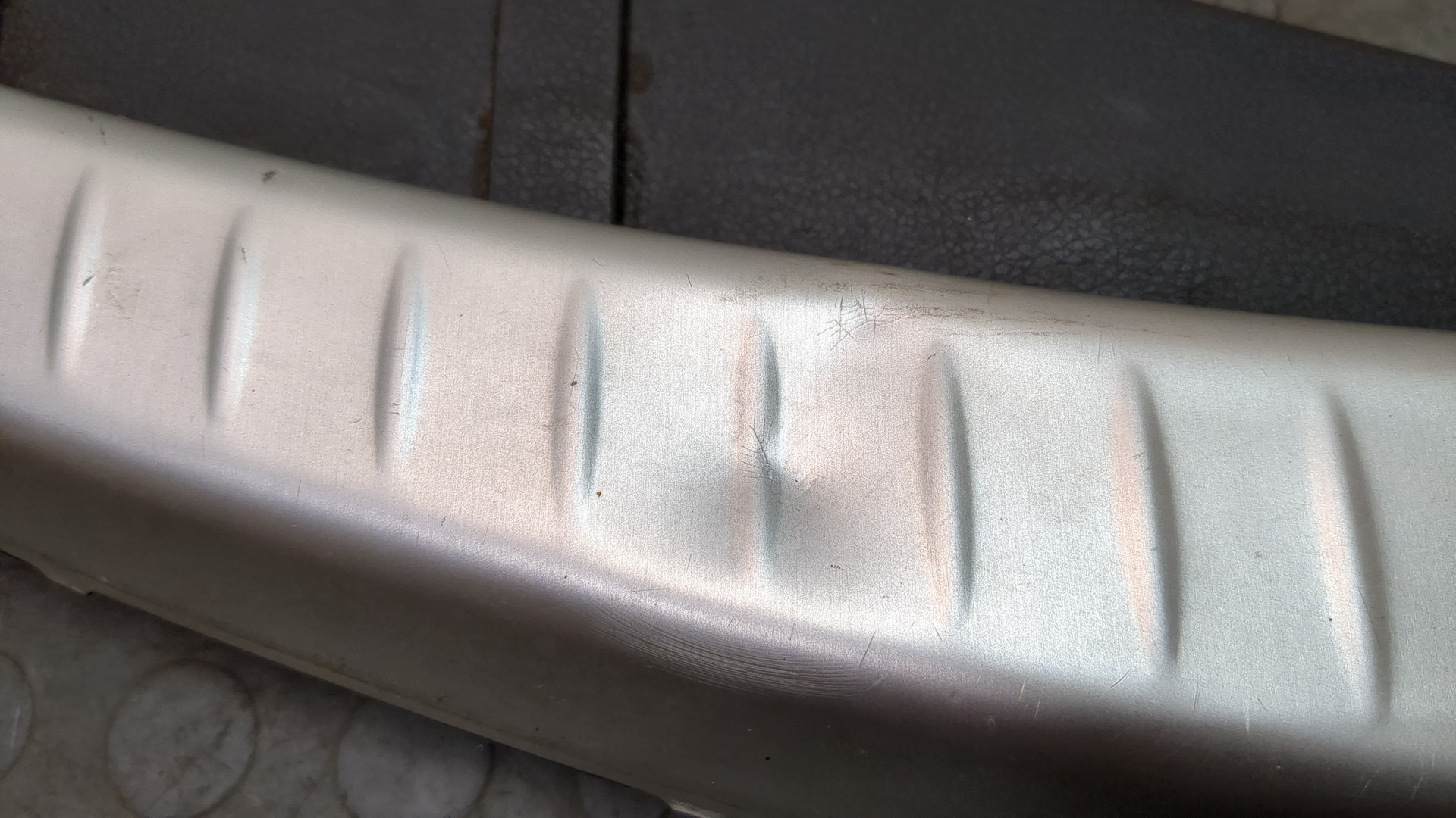 Обшивка багажника