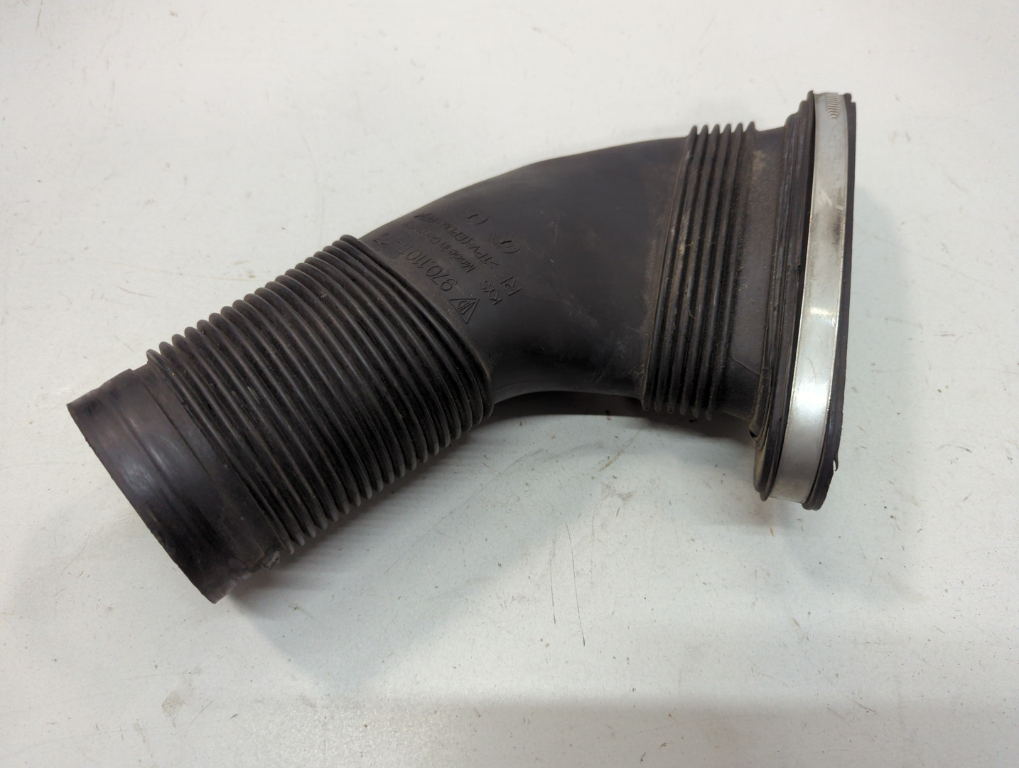 Патрубок воздушного фильтра