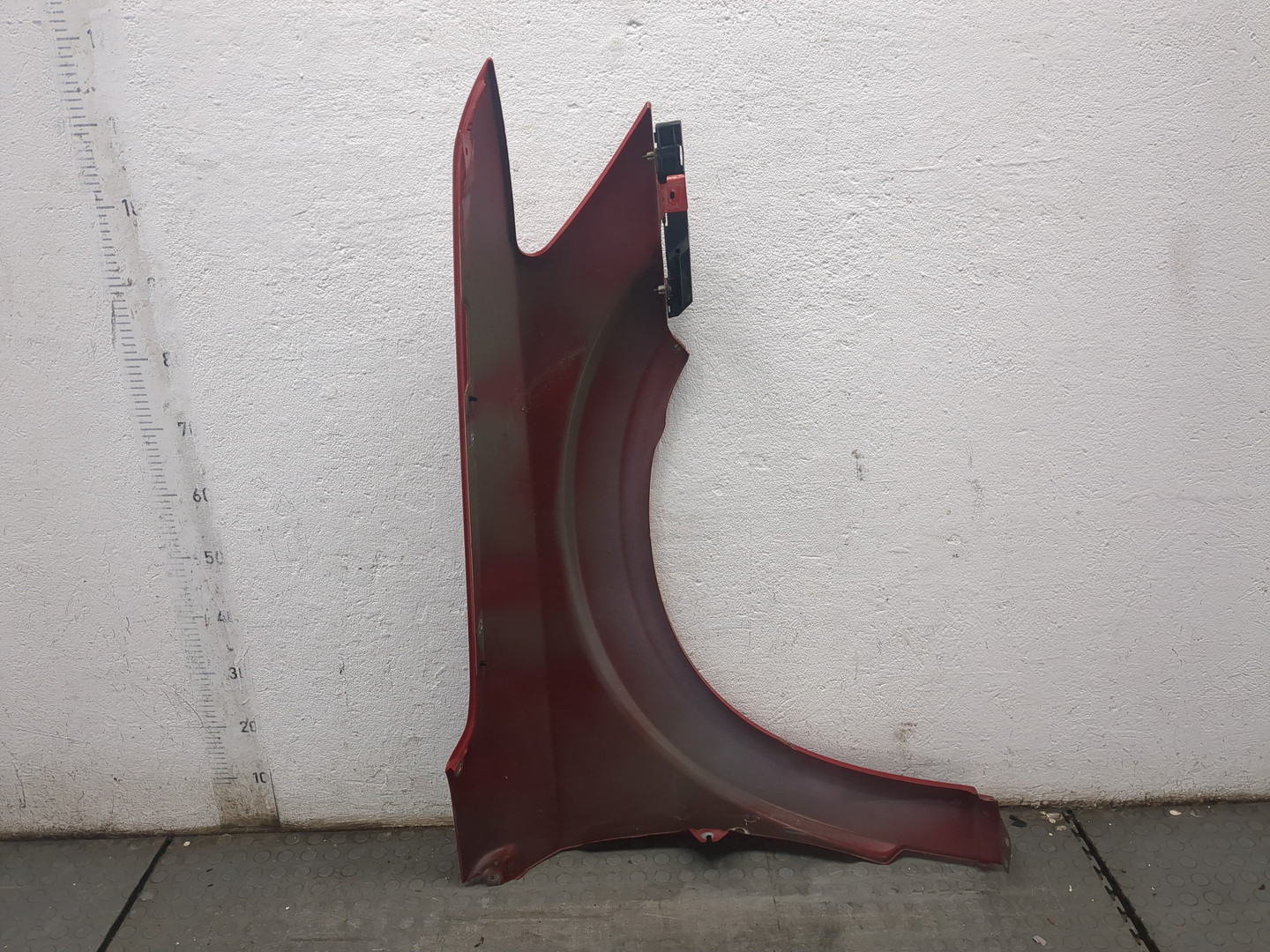 Крыло переднее левое