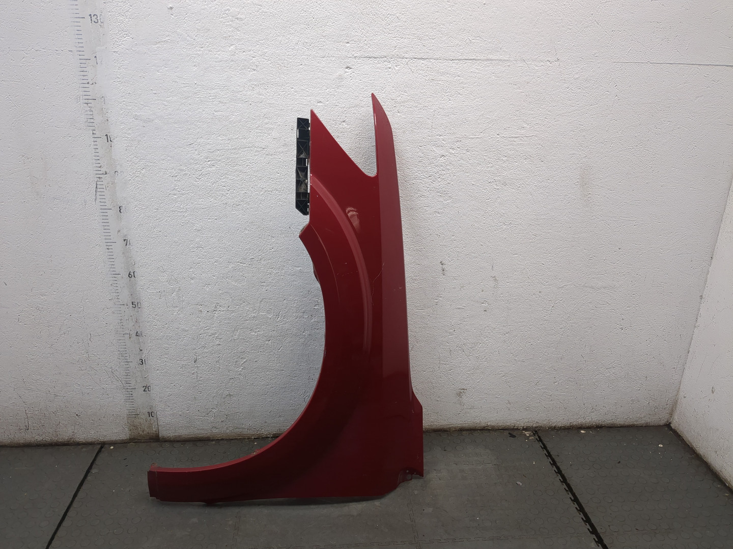 Крыло переднее левое