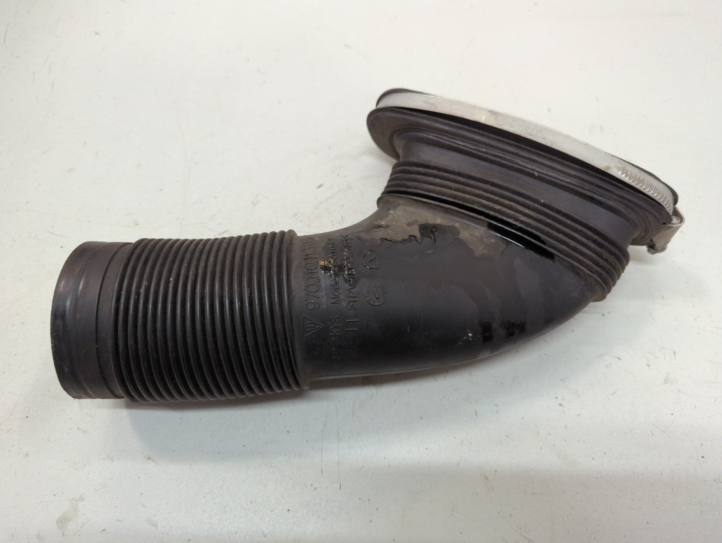 Патрубок воздушного фильтра