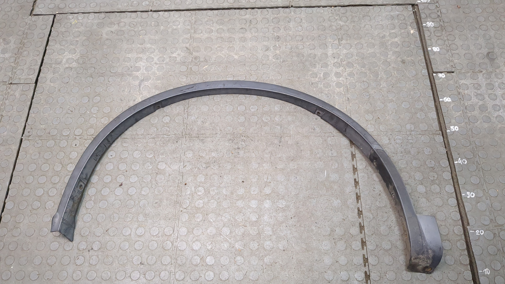 Накладка заднего крыла левого