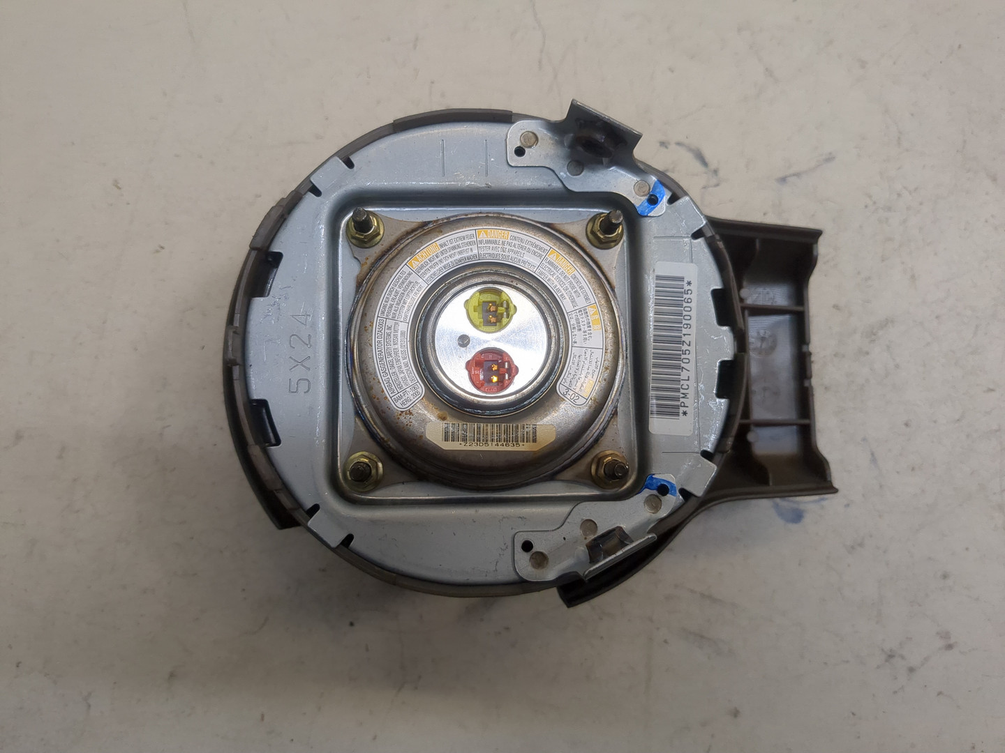 Подушка безопасности в рулевое колесо