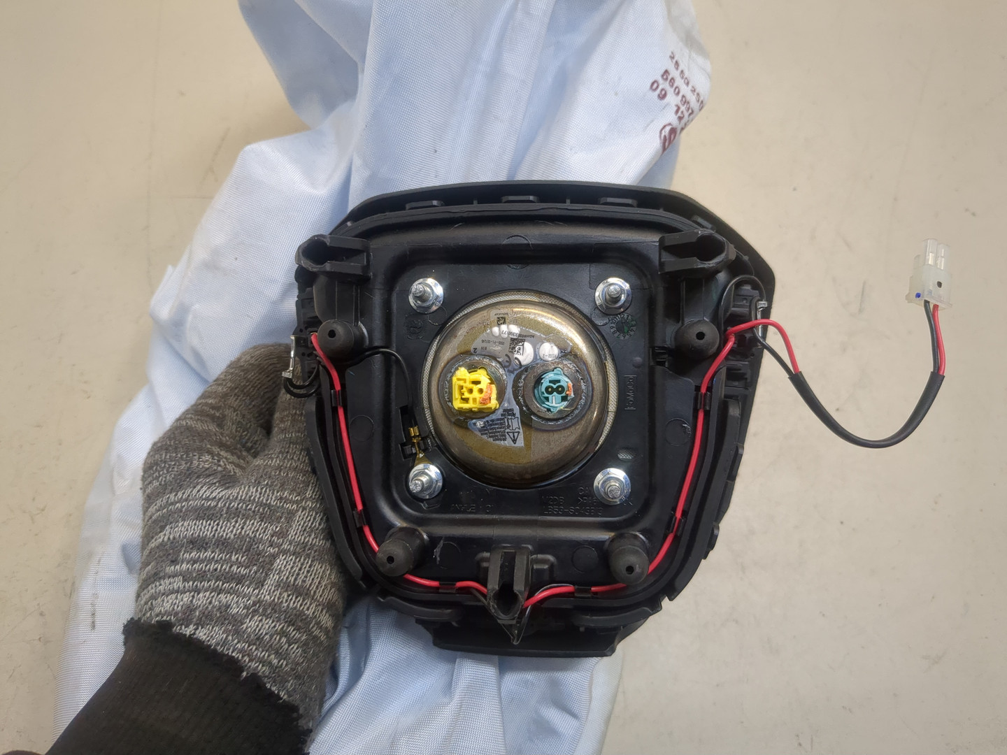 Подушка безопасности в рулевое колесо